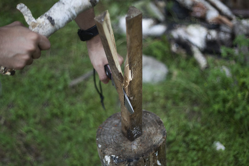 batoning with fixed blade camping knife