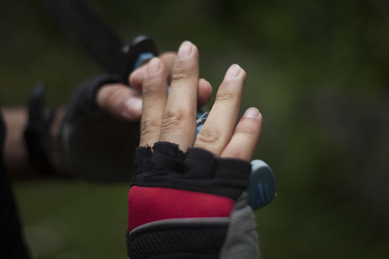 grip knife with hand