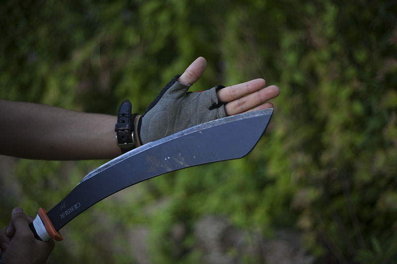 hard use survival knife review