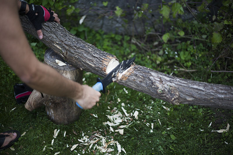 hopping with survival knife