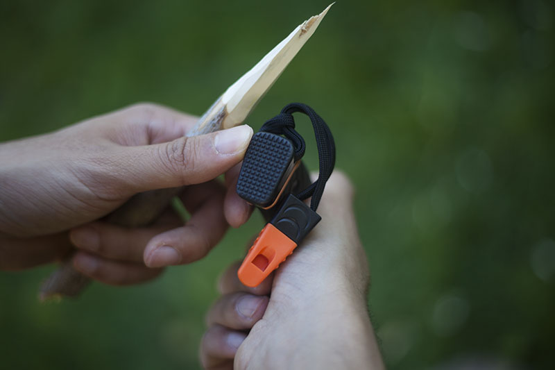 bear grylls gear survival kit knife