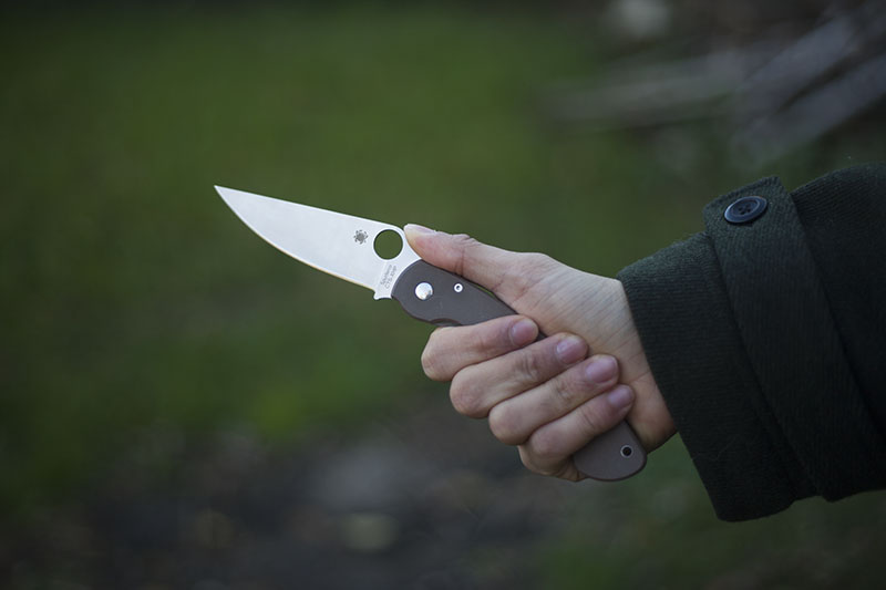 huge knife spyderco military 1