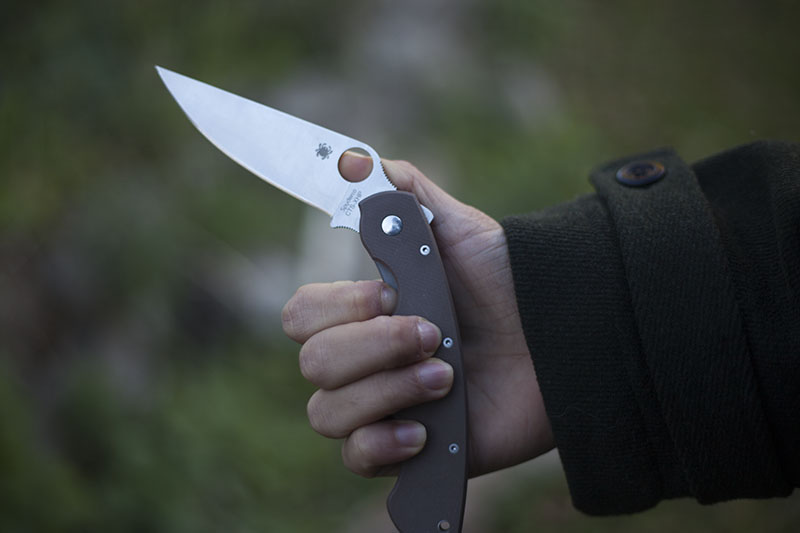 survival blog knife review spyderco military edc