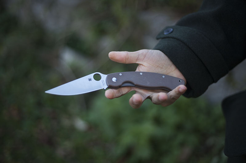 pocket knife g10 spyderco military