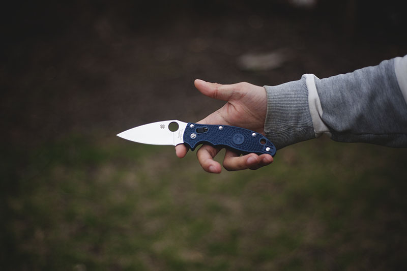 spyderco manix 2 knife review more than just surviving