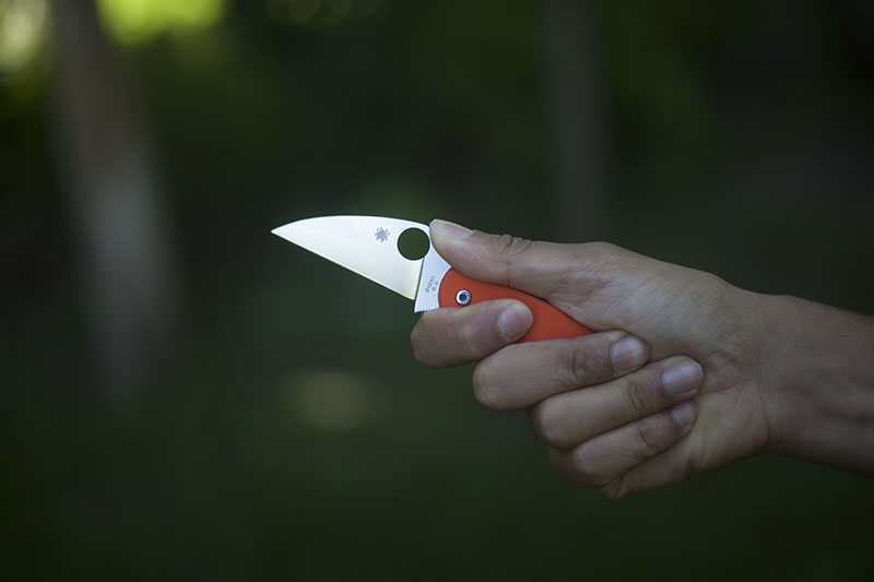 knife review blog spyderco urban slip joint orange