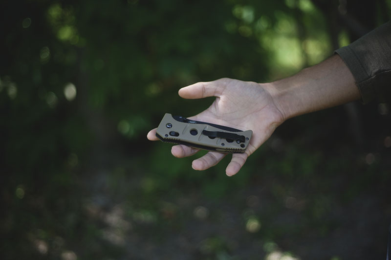 tactical everyday carry folding survival knife benchmade adamas review