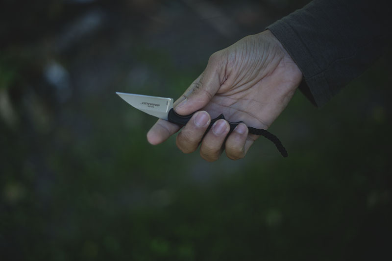 everyday carry neck knife folts warncliffe crkt minimalist review