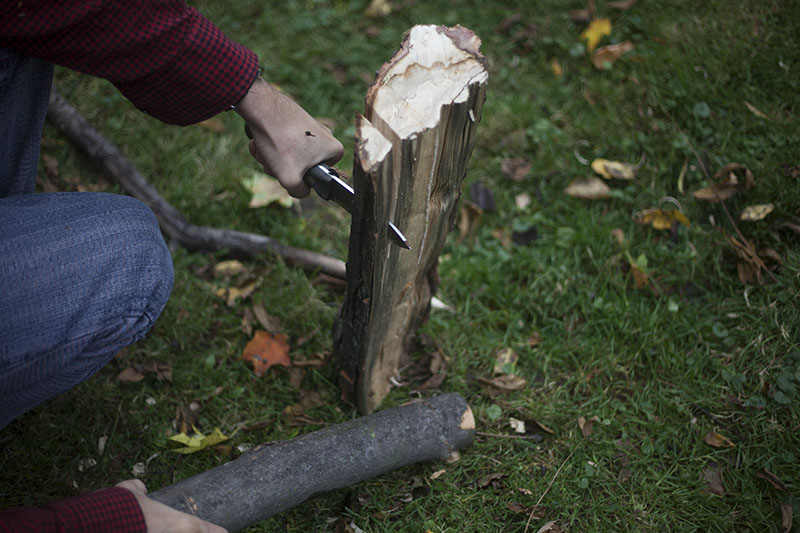 Batoning with a fixed knife