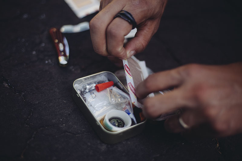 Here's How You Build an Altoids Tin Survival Kit to EDC (+Contents