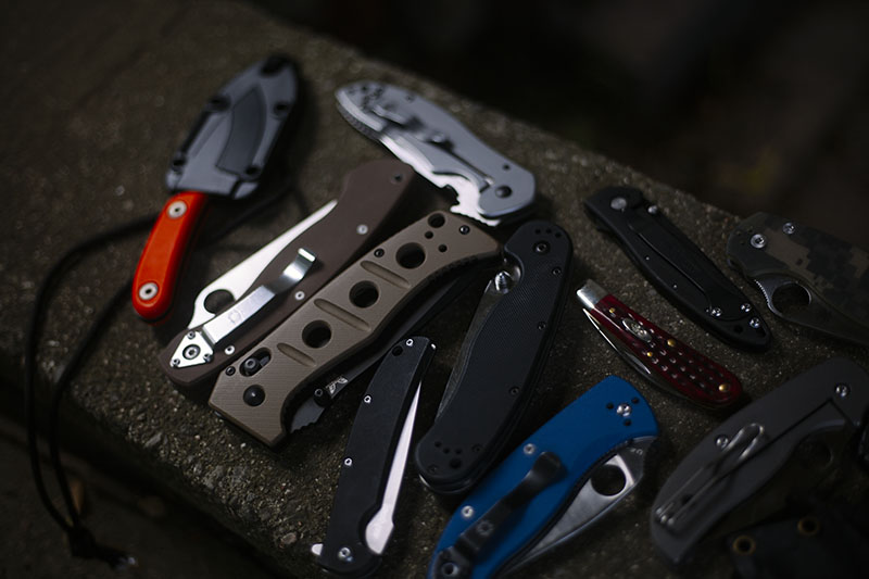 knife photography collection everyday carry knives spyderco kershaw crkt