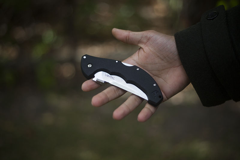 survival blog tactical folding knife review cold steel talwar