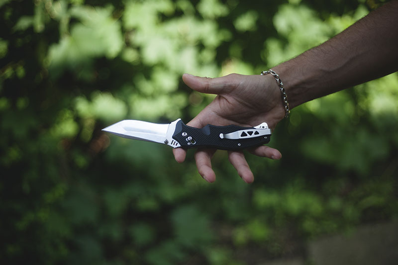 survival gear everyday carry pocket knife sog vulcan tanto review