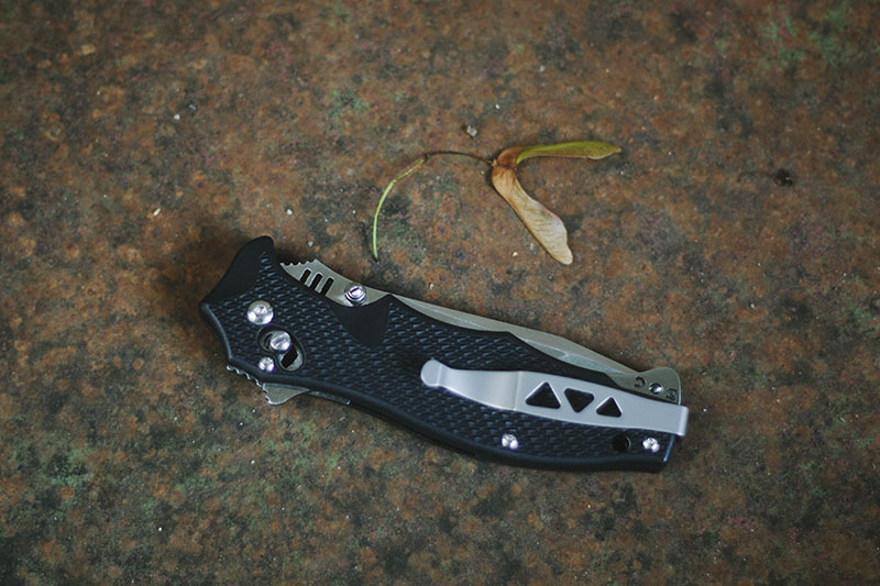 survivalist blog gear sog vulcan review tanto edge folding knife