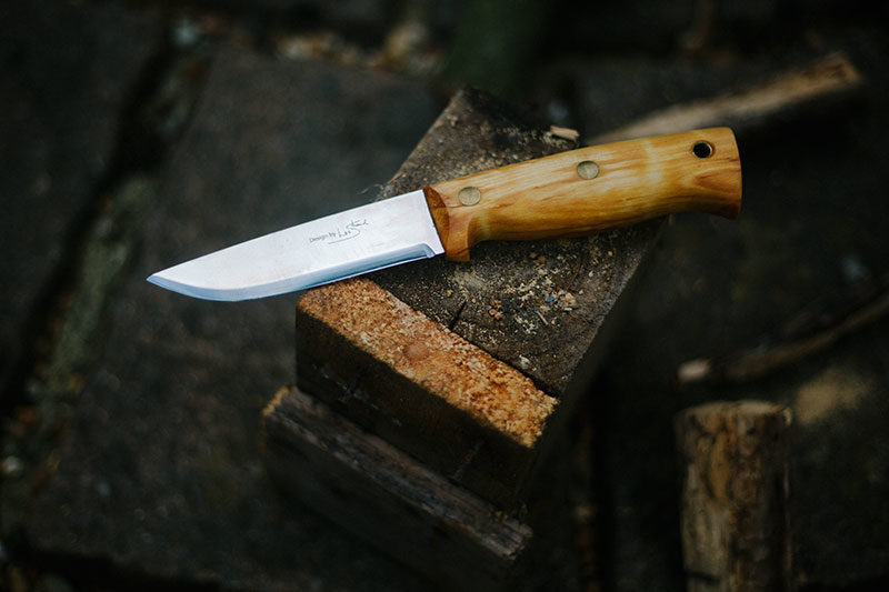 Helle Temagami Les Stroud Survival Knife Review