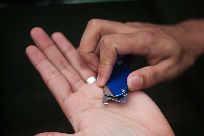 bottle-opener-kershaw-pub-keychain-knife