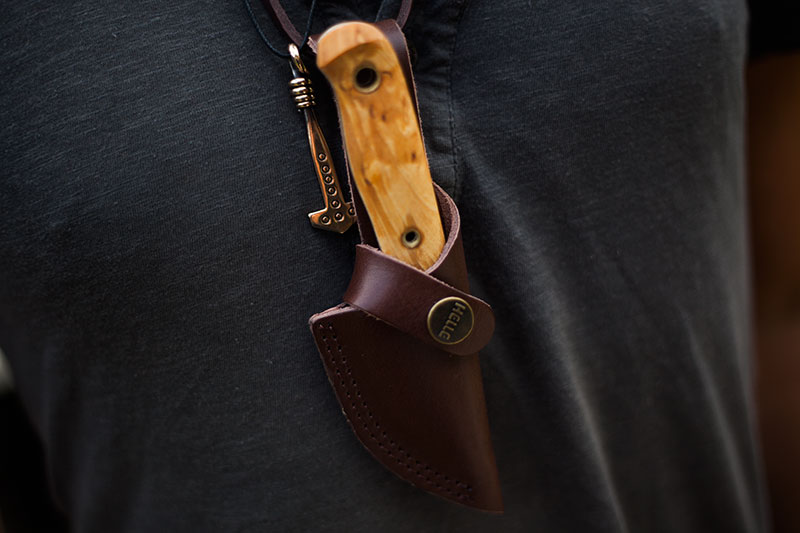 bushcraft-neck-knife-review-helle-mandra-survival-blog