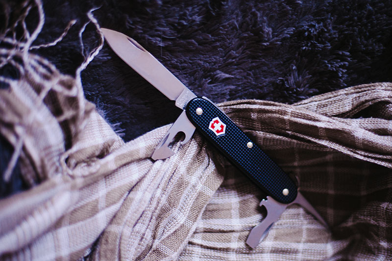 Gotta love 91mm scissors in 84mm saks : r/victorinox