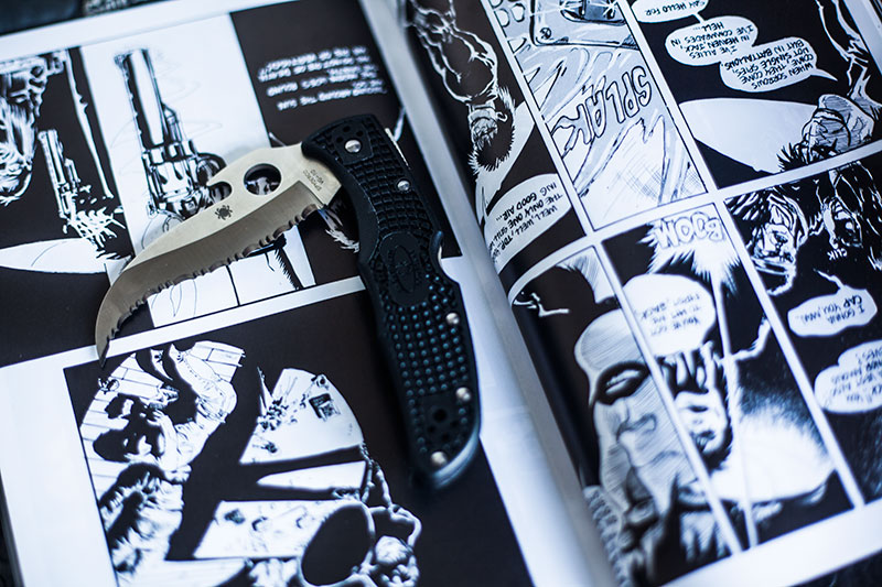 spyderco-matriarch-folding-knife-on-the-crow-comic