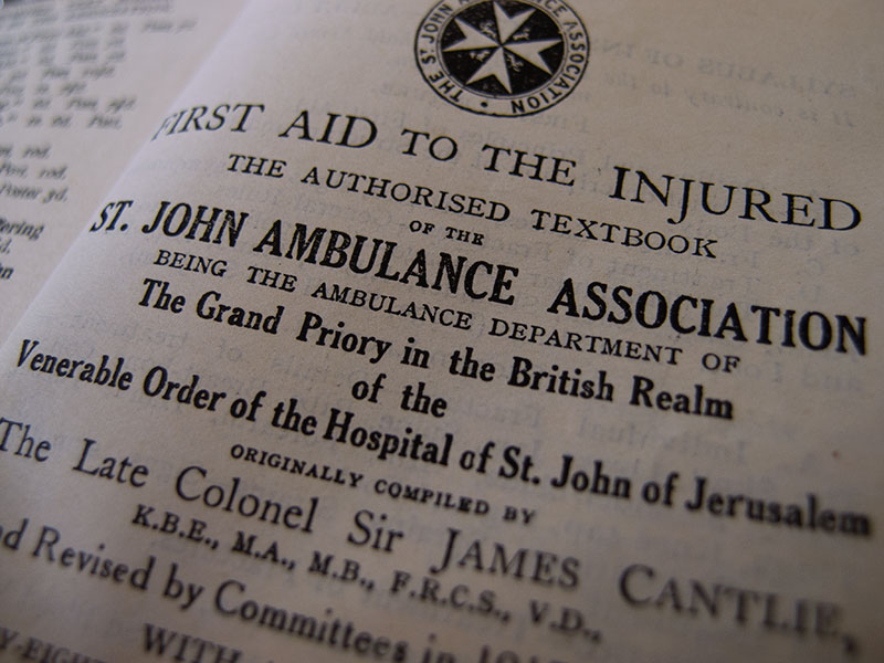 first-aid-to-the-injured-st-johns-ambulance